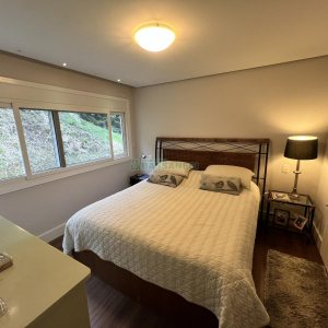 Casa Mobiliada com 332m², 3 dormitórios, 4 vagas, no bairro Linha 40 em Caxias do Sul para Comprar