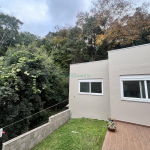 Casa Mobiliada com 332m², 3 dormitórios, 4 vagas, no bairro Linha 40 em Caxias do Sul para Comprar