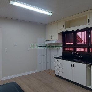 Casa com 216m², 3 dormitórios, 4 vagas, no bairro Nossa Senhora de Fátima em Caxias do Sul para Alugar