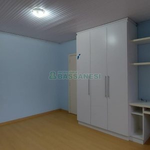 Casa com 216m², 3 dormitórios, 4 vagas, no bairro Nossa Senhora de Fátima em Caxias do Sul para Alugar