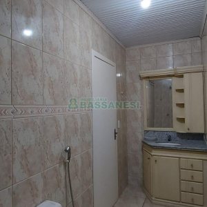 Casa com 216m², 3 dormitórios, 4 vagas, no bairro Nossa Senhora de Fátima em Caxias do Sul para Alugar