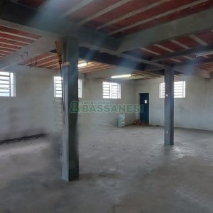 Casa com 216m², 3 dormitórios, 4 vagas, no bairro Nossa Senhora de Fátima em Caxias do Sul para Alugar