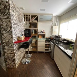 Apartamento com 107m², 2 dormitórios, 1 vaga, no bairro Madureira em Caxias do Sul para Comprar