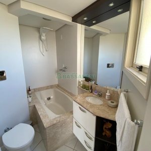 Apartamento com 107m², 2 dormitórios, 1 vaga, no bairro Madureira em Caxias do Sul para Comprar