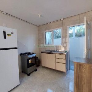 Sobrado Mobiliado com 70m², 2 dormitórios, 1 vaga, no bairro São Virgílio em Caxias do Sul para Alugar