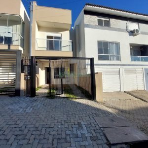 Sobrado Mobiliado com 70m², 2 dormitórios, 1 vaga, no bairro São Virgílio em Caxias do Sul para Alugar