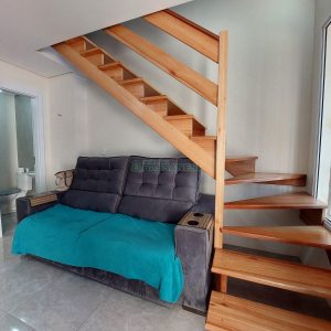 Sobrado Mobiliado com 70m², 2 dormitórios, 1 vaga, no bairro São Virgílio em Caxias do Sul para Alugar