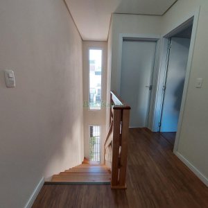 Sobrado Mobiliado com 70m², 2 dormitórios, 1 vaga, no bairro São Virgílio em Caxias do Sul para Alugar
