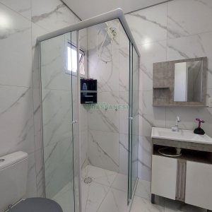Sobrado Mobiliado com 70m², 2 dormitórios, 1 vaga, no bairro São Virgílio em Caxias do Sul para Alugar