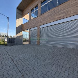Pavilhão com 420m², no bairro Salgado Filho em Caxias do Sul para Alugar