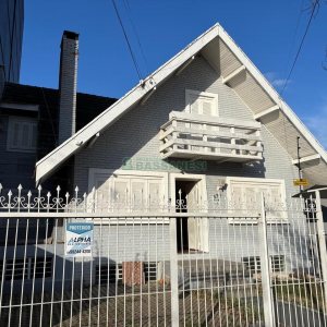 Casa com 430m², 3 dormitórios, 3 vagas, no bairro Jardim América em Caxias do Sul para Alugar