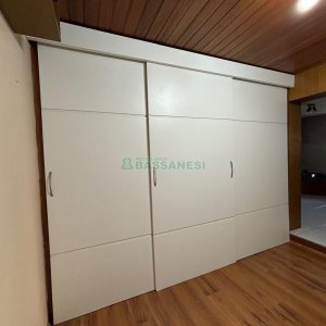 Casa com 430m², 3 dormitórios, 3 vagas, no bairro Jardim América em Caxias do Sul para Alugar