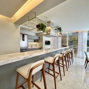 Apartamento com 171m², 3 dormitórios, 3 vagas, no bairro Exposição em Caxias do Sul para Comprar