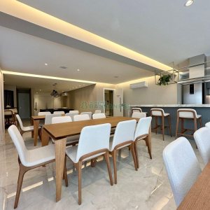 Apartamento com 171m², 3 dormitórios, 3 vagas, no bairro Exposição em Caxias do Sul para Comprar