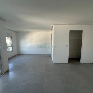Apartamento com 40m², 1 dormitório, 1 vaga, no bairro Lourdes em Caxias do Sul para Comprar