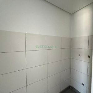 Apartamento com 40m², 1 dormitório, 1 vaga, no bairro Lourdes em Caxias do Sul para Comprar