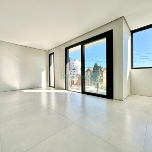 Casa com 196m², 3 dormitórios, 2 vagas, no bairro Vinhedos em Caxias do Sul para Comprar