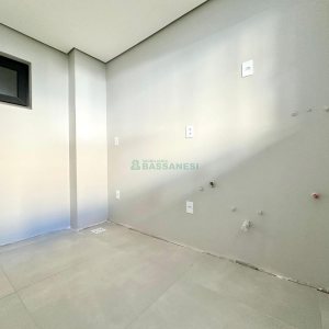 Casa com 196m², 3 dormitórios, 2 vagas, no bairro Vinhedos em Caxias do Sul para Comprar