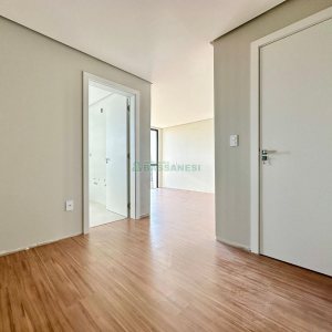 Casa com 196m², 3 dormitórios, 2 vagas, no bairro Vinhedos em Caxias do Sul para Comprar