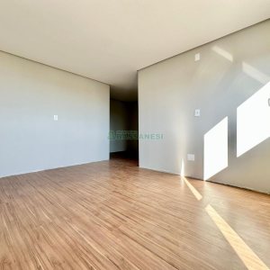 Casa com 196m², 3 dormitórios, 2 vagas, no bairro Vinhedos em Caxias do Sul para Comprar