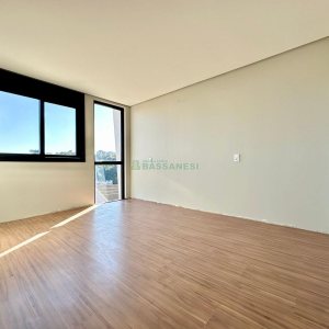 Casa com 196m², 3 dormitórios, 2 vagas, no bairro Vinhedos em Caxias do Sul para Comprar