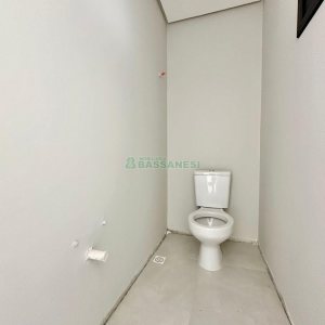 Casa com 196m², 3 dormitórios, 2 vagas, no bairro Vinhedos em Caxias do Sul para Comprar