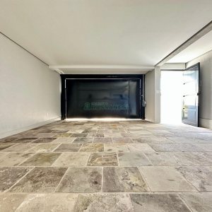 Casa com 196m², 3 dormitórios, 2 vagas, no bairro Vinhedos em Caxias do Sul para Comprar