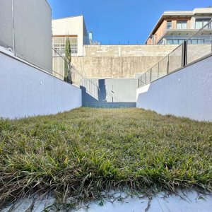 Casa com 196m², 3 dormitórios, 2 vagas, no bairro Vinhedos em Caxias do Sul para Comprar