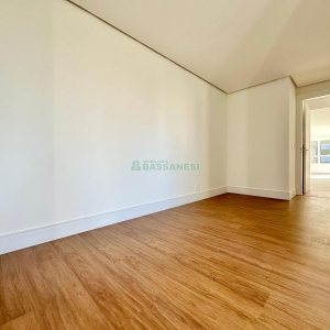 Apartamento com 155m², 3 dormitórios, 3 vagas, no bairro Panazzolo em Caxias do Sul para Comprar