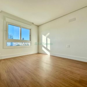 Apartamento com 155m², 3 dormitórios, 3 vagas, no bairro Panazzolo em Caxias do Sul para Comprar