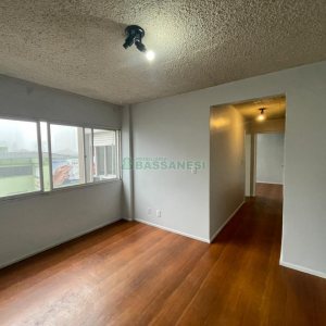 Apartamento com 60m², 2 dormitórios, 1 vaga, no bairro São Pelegrino em Caxias do Sul para Comprar