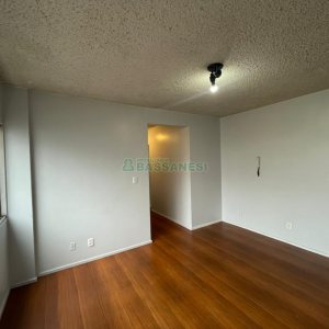Apartamento com 60m², 2 dormitórios, 1 vaga, no bairro São Pelegrino em Caxias do Sul para Comprar