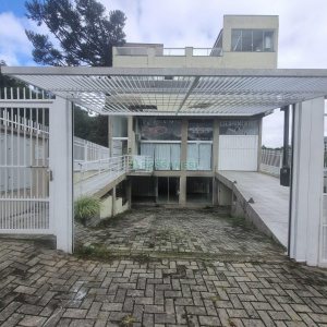 Loja com 220m², no bairro De Lazzer em Caxias do Sul para Alugar