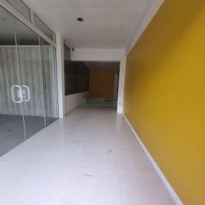 Loja com 220m², no bairro De Lazzer em Caxias do Sul para Alugar