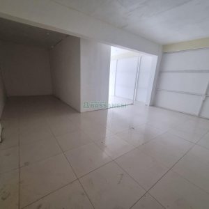 Loja com 220m², no bairro De Lazzer em Caxias do Sul para Alugar