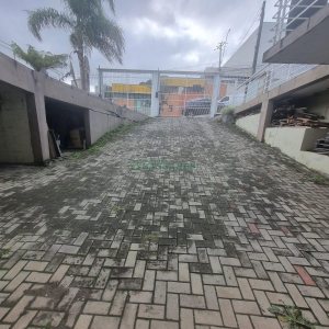 Loja com 220m², no bairro De Lazzer em Caxias do Sul para Alugar