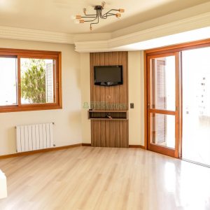 Apartamento com 295m², 3 dormitórios, 2 vagas, no bairro Panazzolo em Caxias do Sul para Comprar