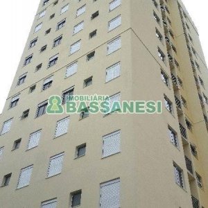 Apartamento com 52m², 2 dormitórios, 1 vaga, no bairro De Zorzi em Caxias do Sul para Alugar