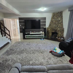 Chácara com 540m², 4 dormitórios, 1 vaga, no bairro Samuara em Caxias do Sul para Comprar