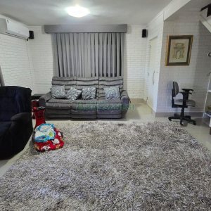 Chácara com 540m², 4 dormitórios, 1 vaga, no bairro Samuara em Caxias do Sul para Comprar
