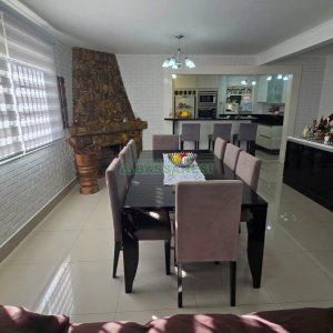 Chácara com 540m², 4 dormitórios, 1 vaga, no bairro Samuara em Caxias do Sul para Comprar