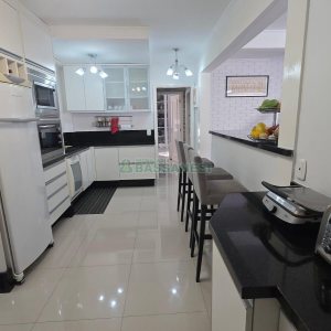 Chácara com 540m², 4 dormitórios, 1 vaga, no bairro Samuara em Caxias do Sul para Comprar