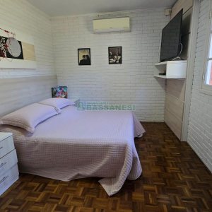 Chácara com 540m², 4 dormitórios, 1 vaga, no bairro Samuara em Caxias do Sul para Comprar
