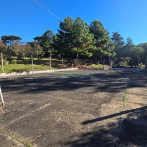 Chácara com 540m², 4 dormitórios, 1 vaga, no bairro Samuara em Caxias do Sul para Comprar