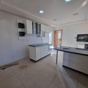 Apartamento com 250m², 4 dormitórios, 2 vagas, no bairro Sagrada Família em Caxias do Sul para Alugar