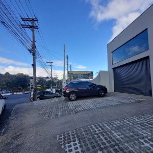 Loja com 230m², no bairro Planalto em Caxias do Sul para Alugar