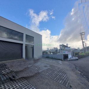 Loja com 230m², no bairro Planalto em Caxias do Sul para Alugar