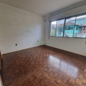 Casa, 4 dormitórios, 2 vagas, no bairro Lourdes em Caxias do Sul para Alugar