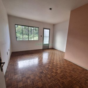Casa, 4 dormitórios, 2 vagas, no bairro Lourdes em Caxias do Sul para Alugar