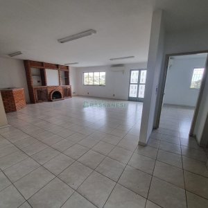 Casa, 4 dormitórios, 2 vagas, no bairro Lourdes em Caxias do Sul para Alugar
